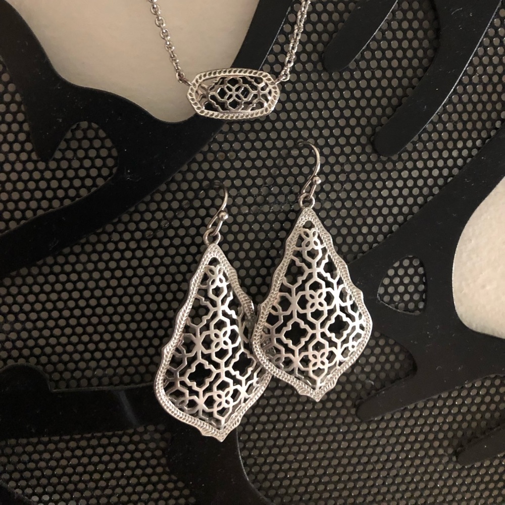 Kendra Scott earrings and necklace